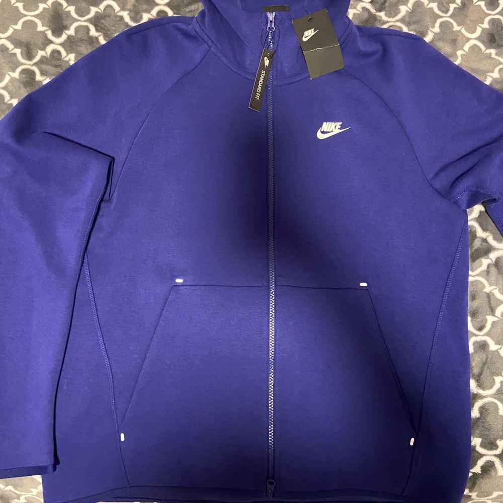 Nike Tech